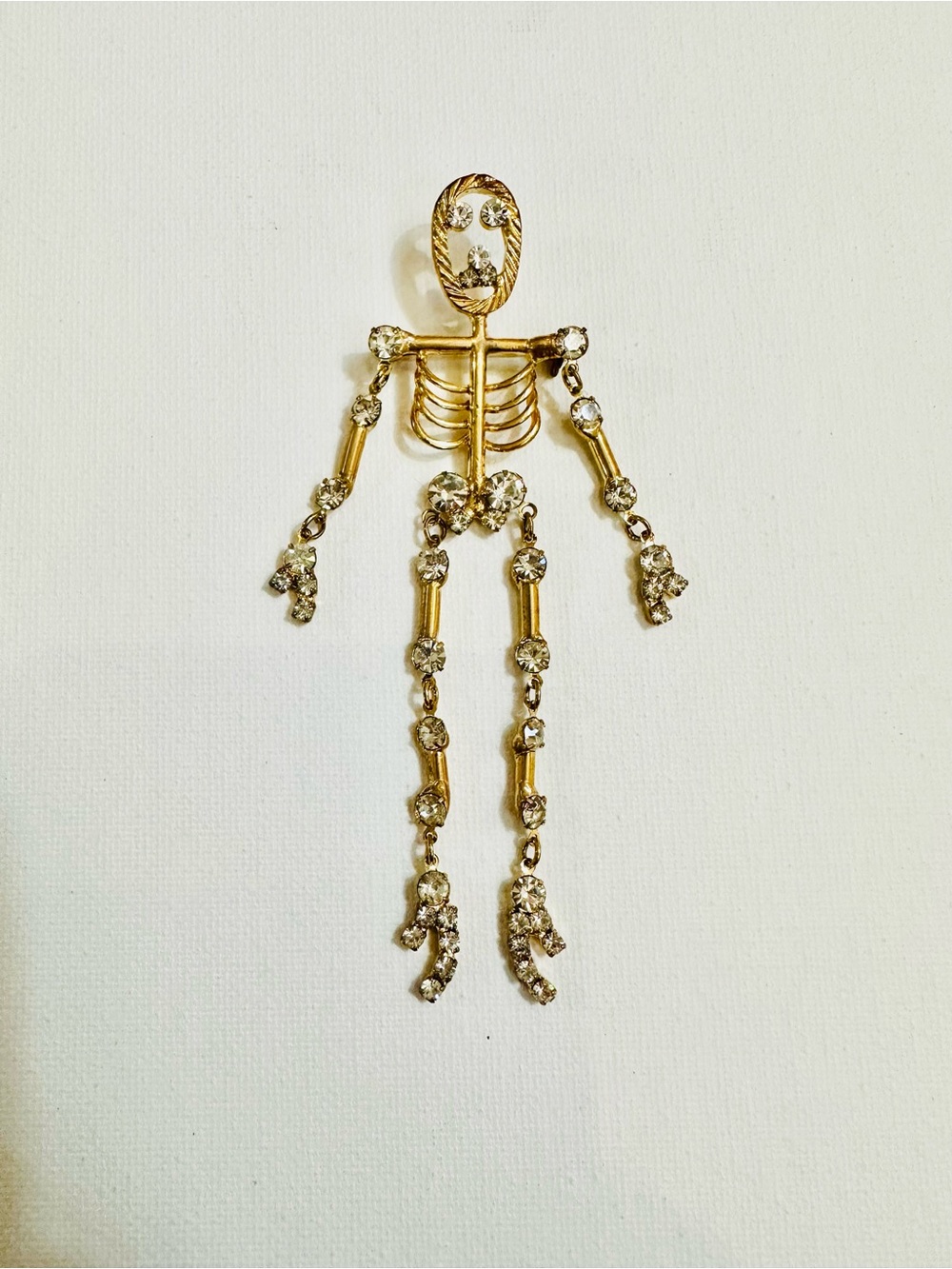 NWT Gold Tone Rhinestone Articulated Skeleton Brooch Pin Halloween